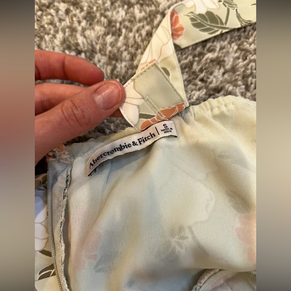 Abercrombie and Fitch Floral Midi Dresss - Picture 4 of 4